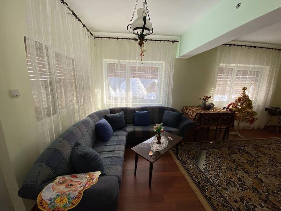 Casa- Viata La Tara Villa Bucuresci Ngoại thất bức ảnh