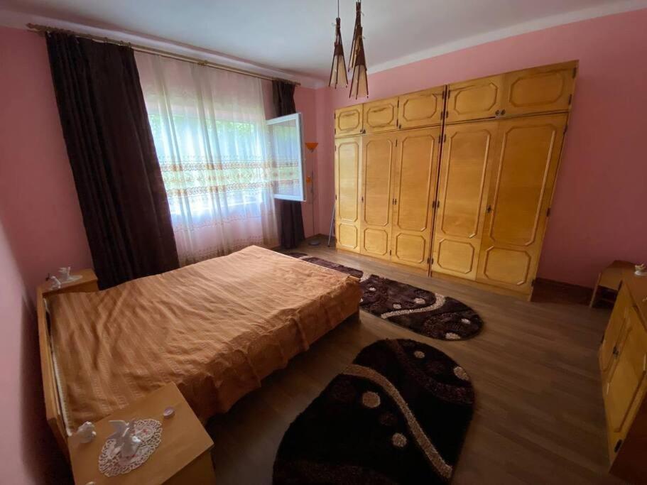 Casa- Viata La Tara Villa Bucuresci Ngoại thất bức ảnh