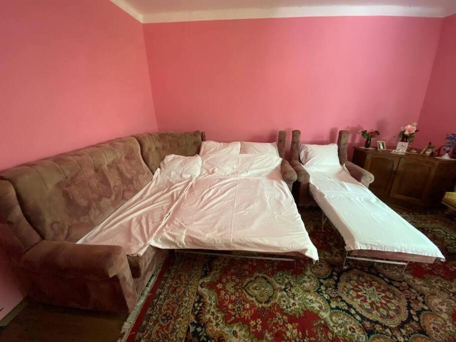 Casa- Viata La Tara Villa Bucuresci Ngoại thất bức ảnh